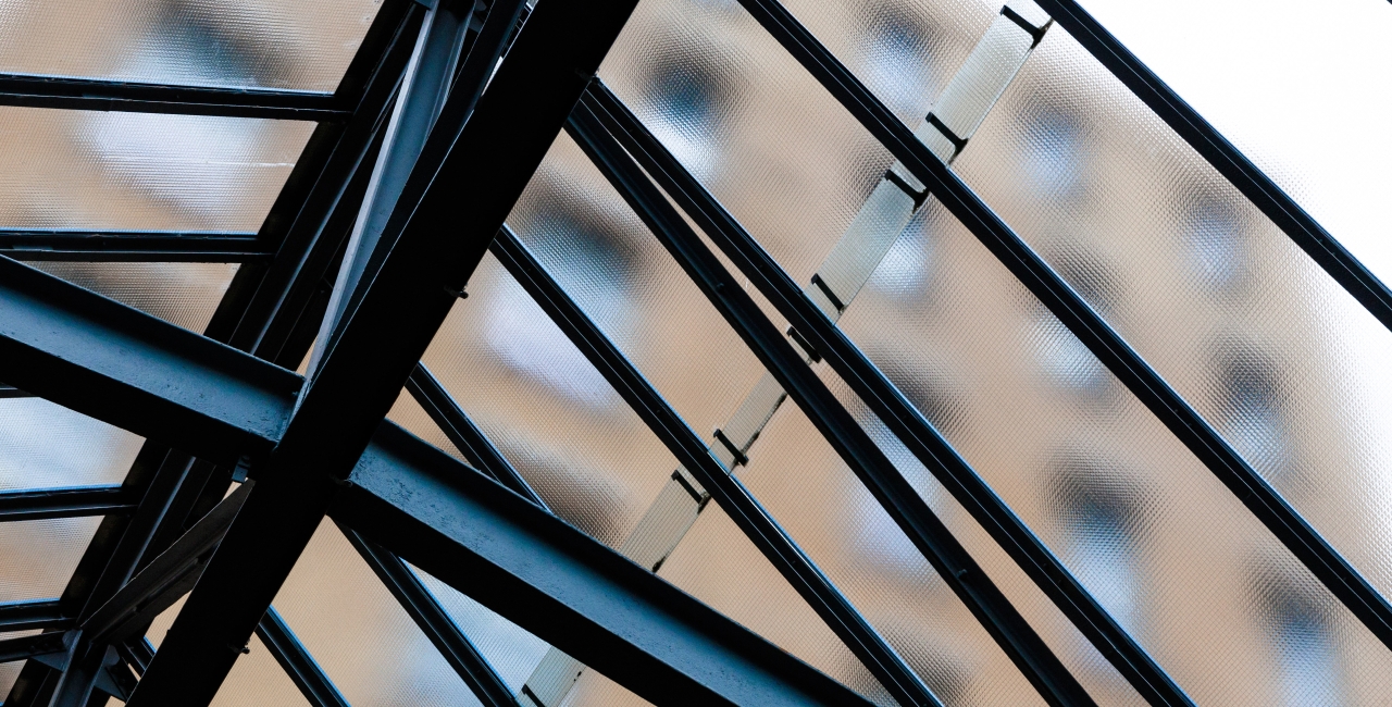 Steel struts of a glass roof © HTW Berlin/Nina Zimmermann Steel struts of a glass roof